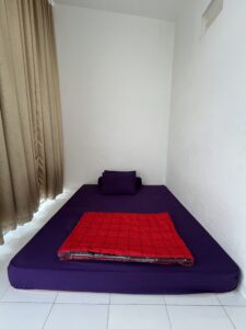 kamar tidur villa kaca 88 puncak cipanas untuk rombongan